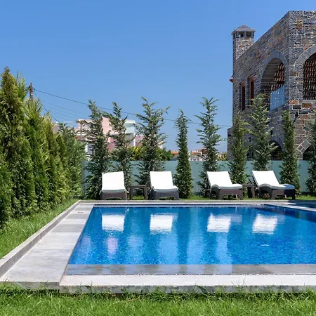 Вилла Turtulli Castle , A Sea Escape *