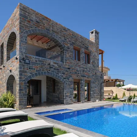 Turtulli Castle , A Sea Escape